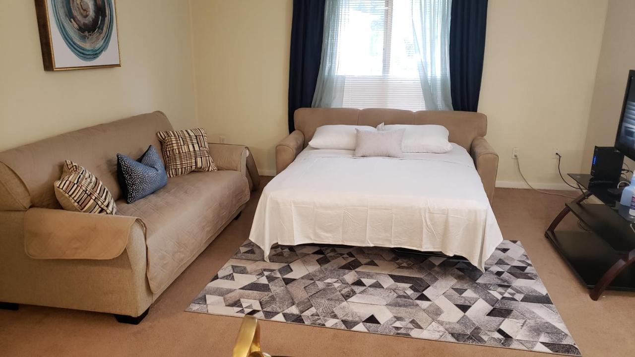 Prime Location For Uf Visitors 2Br Condo With Pool And Fast Wi-Fi Гейнсвил Екстериор снимка